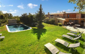 Amazing Home In Sault With Outdoor Swimming Pool
